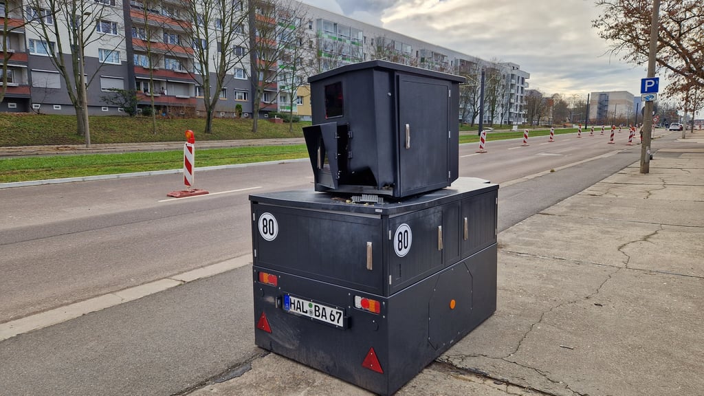 Blitzer in Halle: Haben Unbekannte Blitzer in Halle gesprengt?