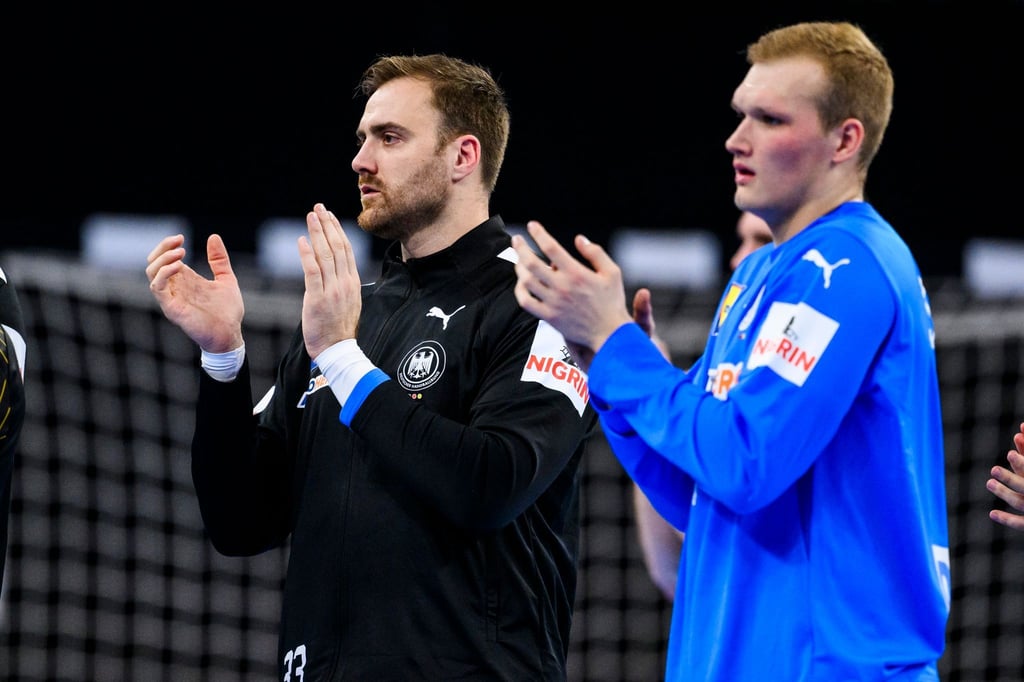 Andreas Wolff (l) und David Späth bilden das deutsche Torhüter-Gespann bei der Handball-EM.