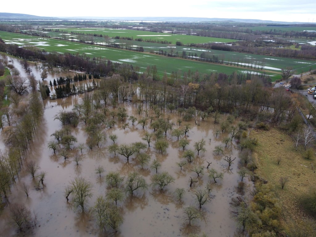 Blick von oben auf das Hochwasser: Drohnenaufnahmen vom Freitagnachmittag aus dem Bereich Oberröblingen