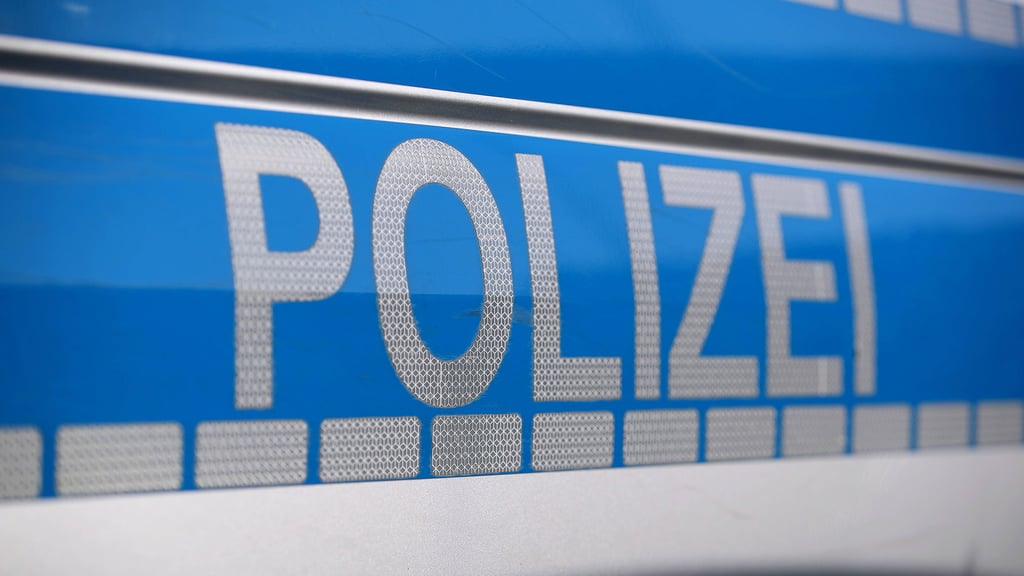 Nach einem Unfall in Halberstadt gab es für einen 35 Jahre alten mann ein böses Erwachen.