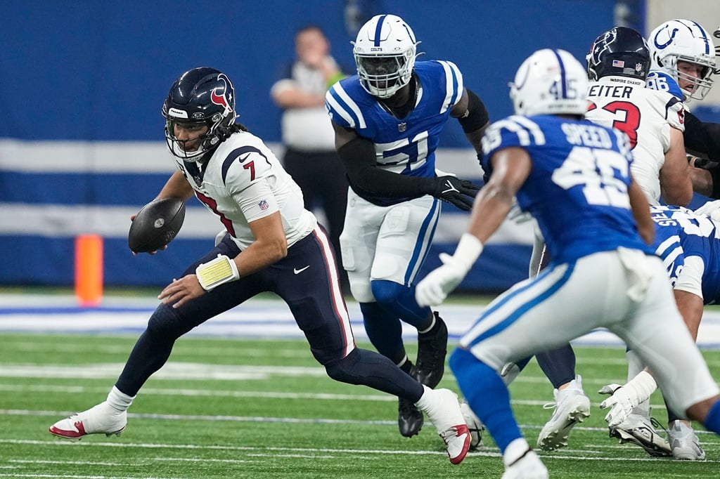 Quarterback C.J. Stroud (l) und die Houston Texans haben die NFL-Playoffs erreicht.