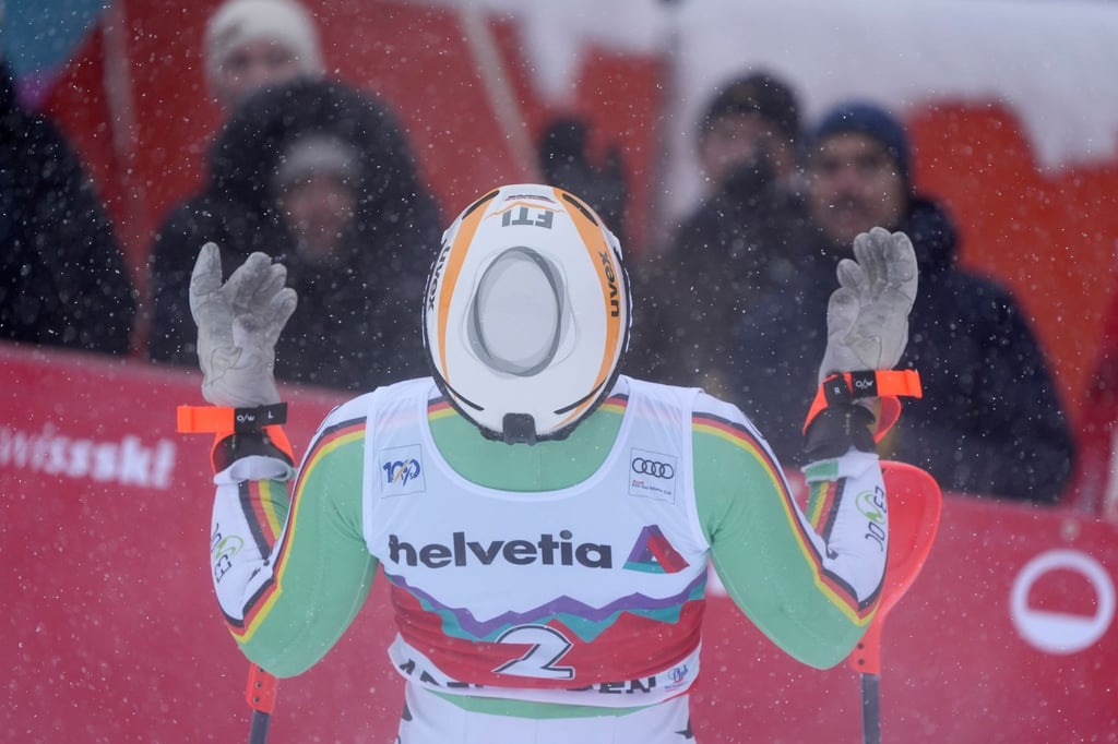 Linus Straßer kam beim Slalom in Adelboden auf den vierten Platz.
