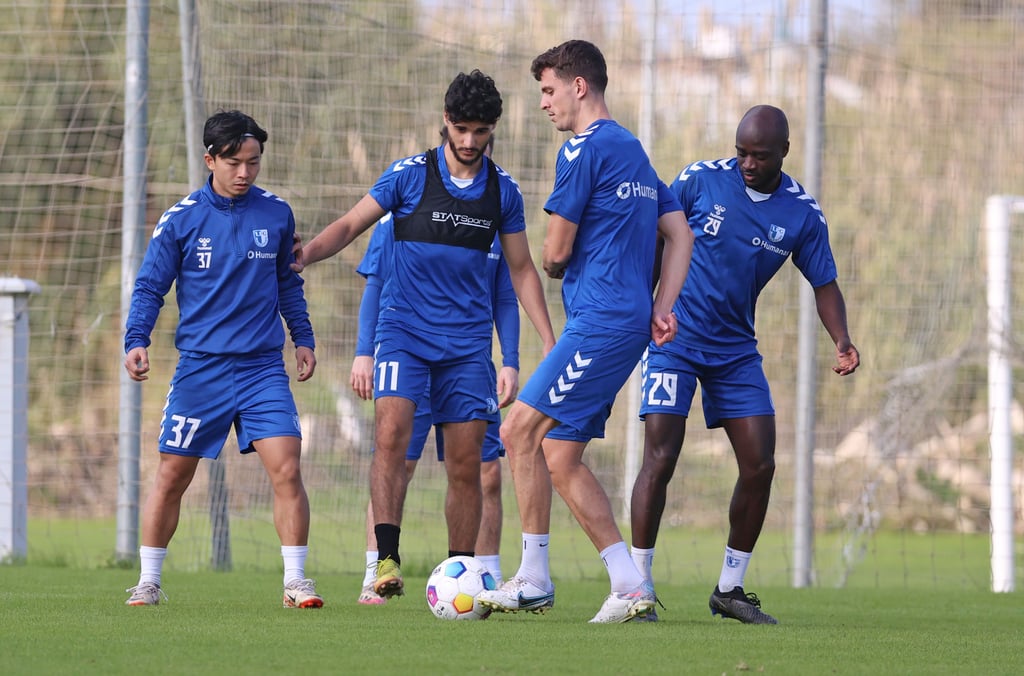 Tobias Müller (hier vorne am Ball) wurde herzlich von den alten und neuen Kollegen empfangen.