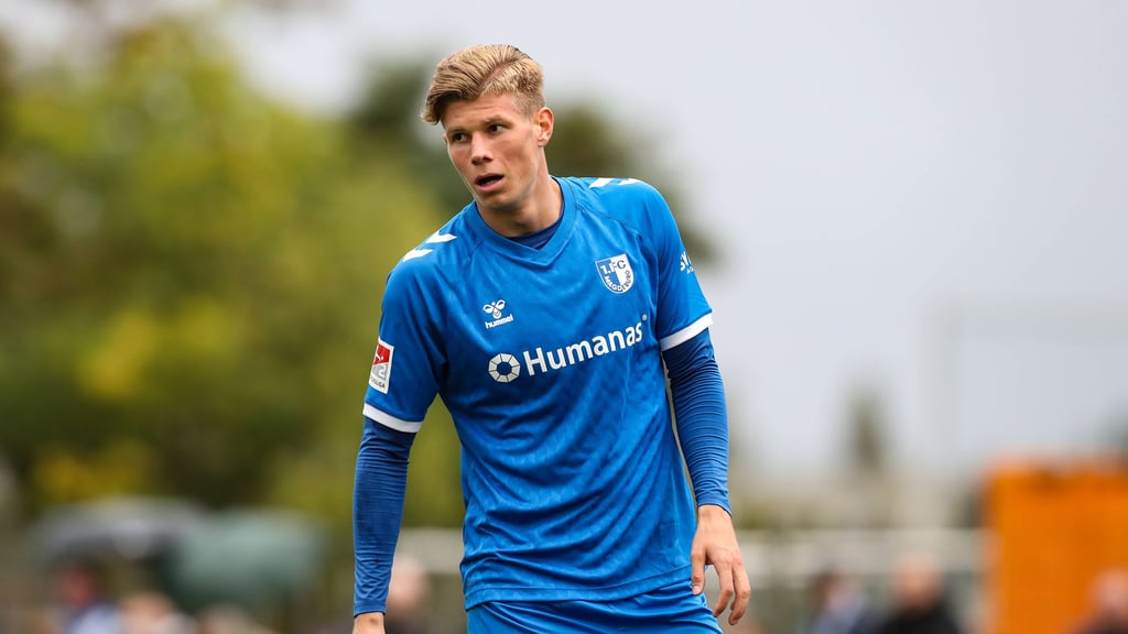 Luca Schuler musste das Trainingslager des 1. FC Magdeburg aufgrund einer Verletzung verlassen. Untersuchen stehen aus.