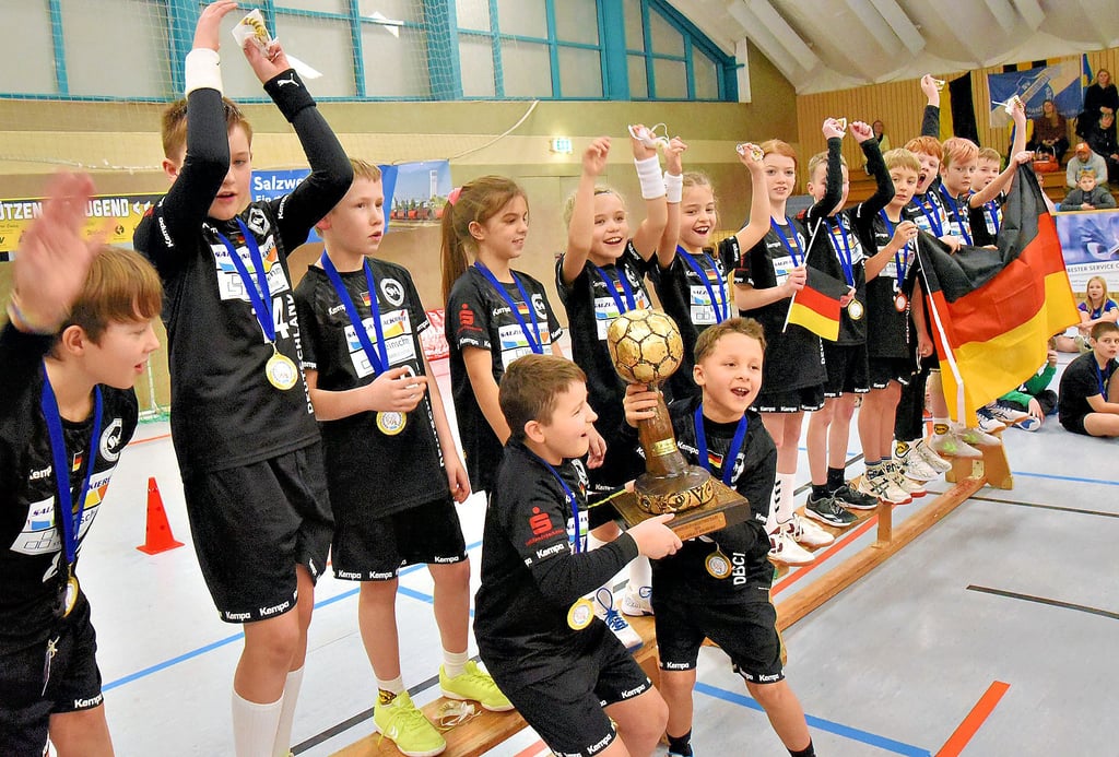 Mini-Handball-Europameisterschaft in Bernburg: Deutschland krönt