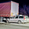 Bei dem schweren Unfall auf der A14 kam der Fahrer des Pkw ums Leben.