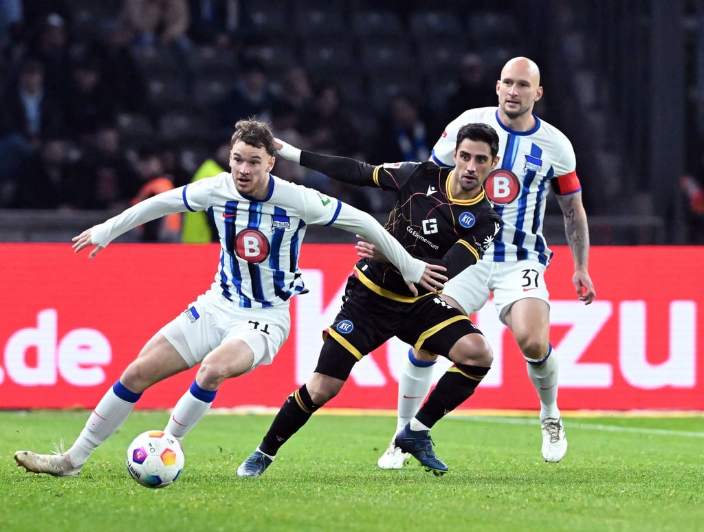 Jungstar Pascal Klemens (l) hofft auf ein erfolgreiches Jahr mit Hertha und der U19-Nationalmannschaft.