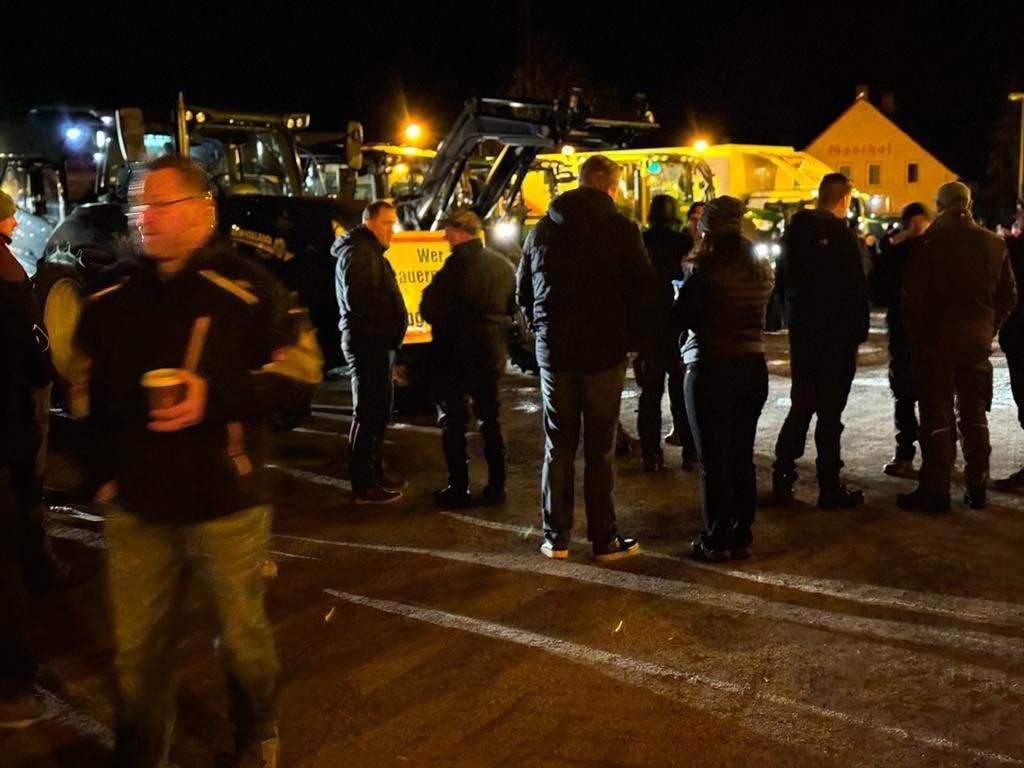 Bauern versammeln sich für Proteste im Jerichower Land.