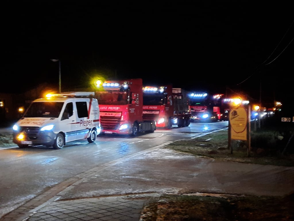 Auch Lkw nehmen an den Bauernprotesten teil.