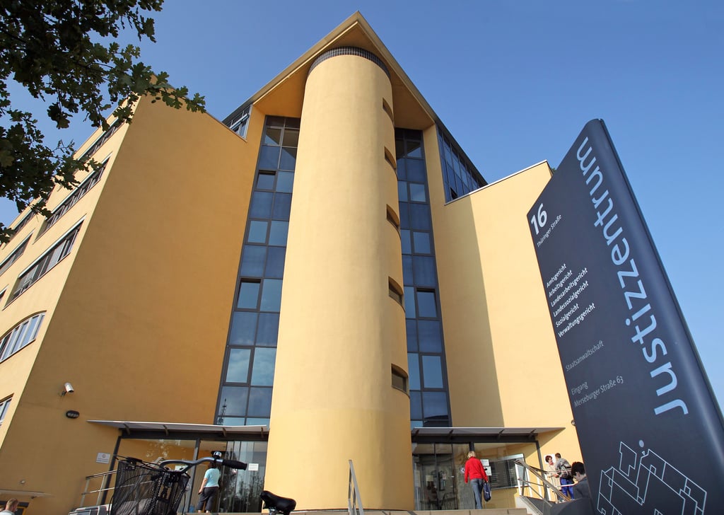 Im Justizzentrum in Halle werden auch Fälle von Subventionsbetrug bei Corona-Hilfen und Kurzarbeitergeld verhandelt.