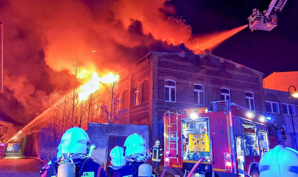 Am 19. März brannte in Gräfenhainichen das Gebäude der einstigen Kreisverwaltung auf einer Länge von über 20 Metern in voller Ausdehnung.
