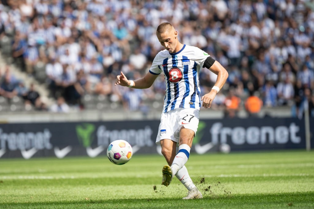 Fußball: 2. Bundesliga, Hertha BSC - SpVgg Greuther Fürth, 4. Spieltag, Olympiastadion: Herthas Palko Dardai.