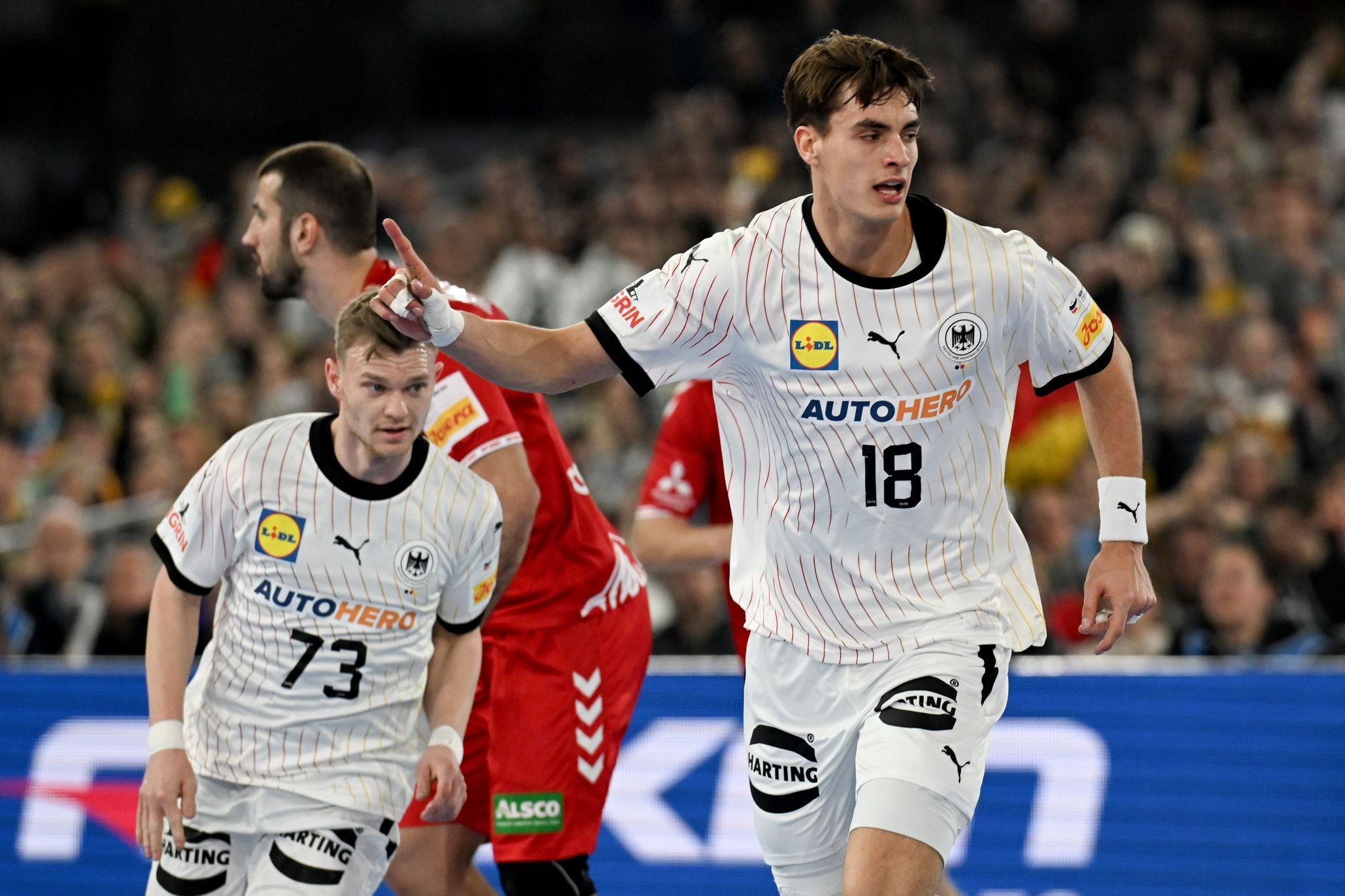 Handball: Kantersieg Vor Rekord-Kulisse: DHB-Auswahl Mit EM-Traumstart