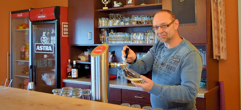 René Stock führt die Kneipe im Radegaster Sportlerheim seit dem Jahreswechsel.