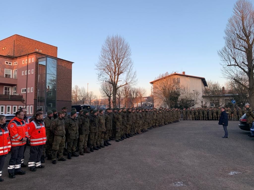 20 Einsatzkräfte der Bundeswehr sind auch morgen wieder in Oberröblingen im Einsatz, teilte der Landkreis am Nachmittag mit.