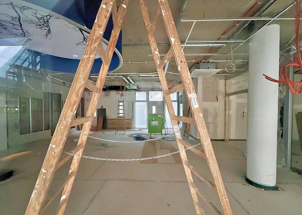 Blick in das Innere des künftigen zentralen Bürgerbüros. Hier gibt es noch viel zu tun, doch gearbeitet wurde schon seit längerem nicht.