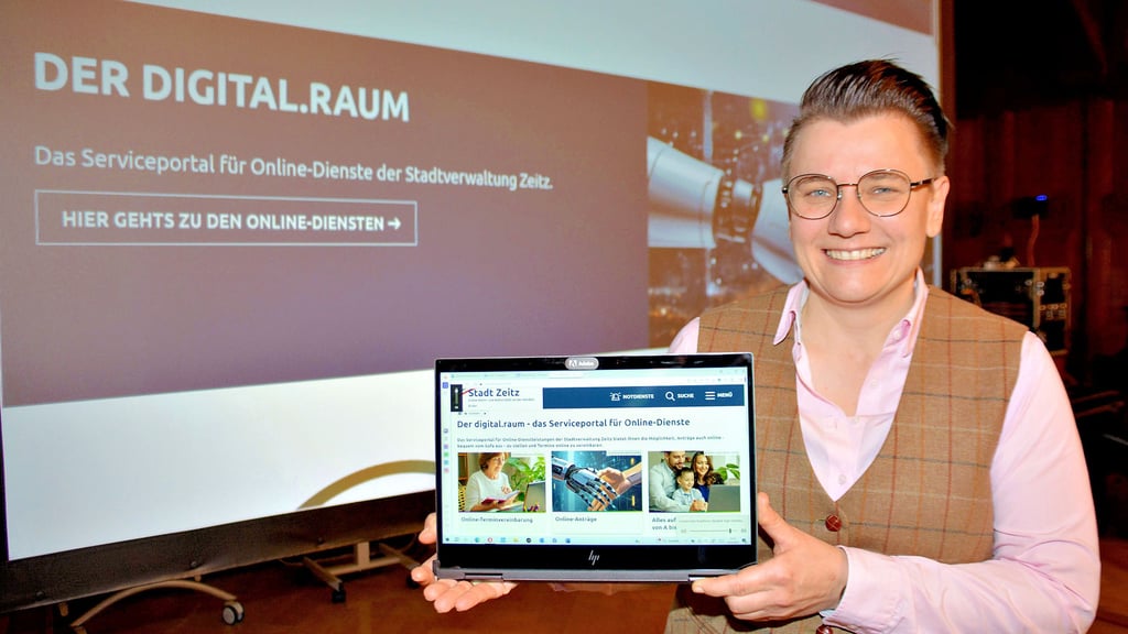 Die Zeitzer Stadtverwaltung geht derzeit verstärkt in eine digitale Zukunft. Es gibt bereits verschiedene Dienste für die Bürgerinnen und Bürger, die sie im „Digitalen Raum“ auf der städtischen Website finden, wie Bürgermeisterin Kathrin Weber erläutert.