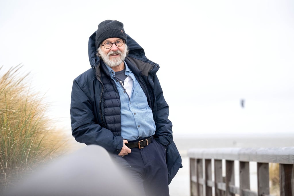 Mit seinen Ostfriesenkrimis erreicht Bestsellerautor Klaus-Peter Wolf ein Millionenpublikum. Viele Menschen kommen an die Nordseeküste, um die Spuren seiner Romane zu verfolgen.