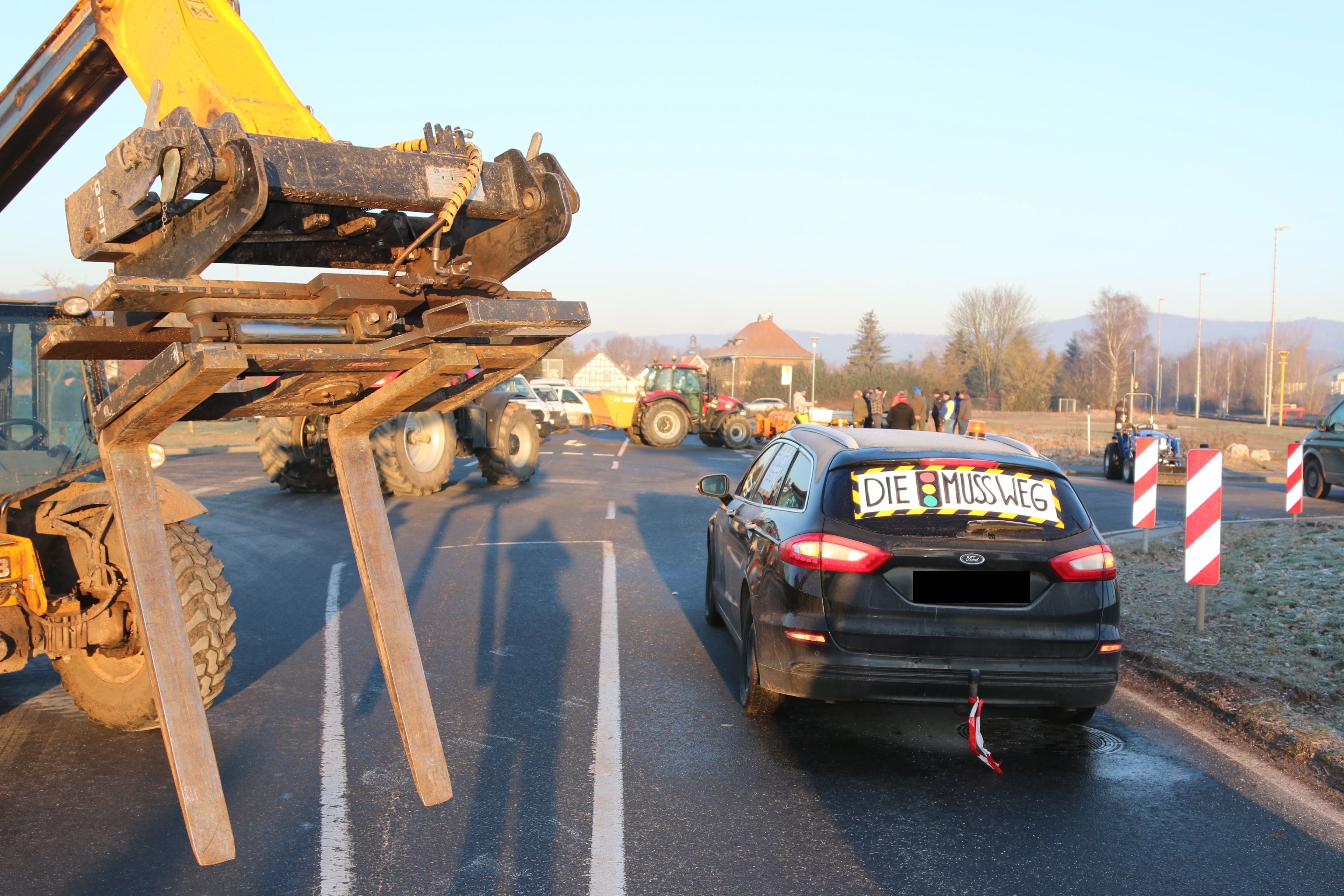 Bauern-Protest: Autobahn-Blockaden, Bahn-Streik, Video: Haseloff Mit ...