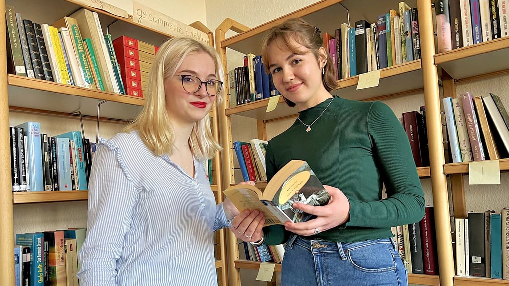 Joelle Meyer (l.) und Fiona Spengler aus dem Heinrich-Heine-Gymnasium nahmen am Workshop Young Leaders teil.