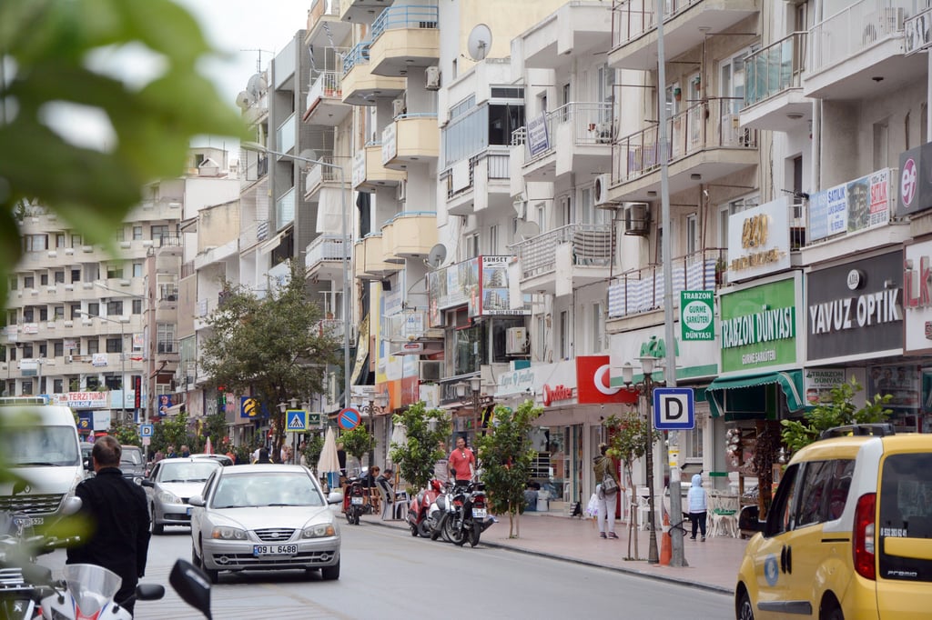 Straßenszene in Soeke, Türkei, der Partnerstadt von Schönebeck.