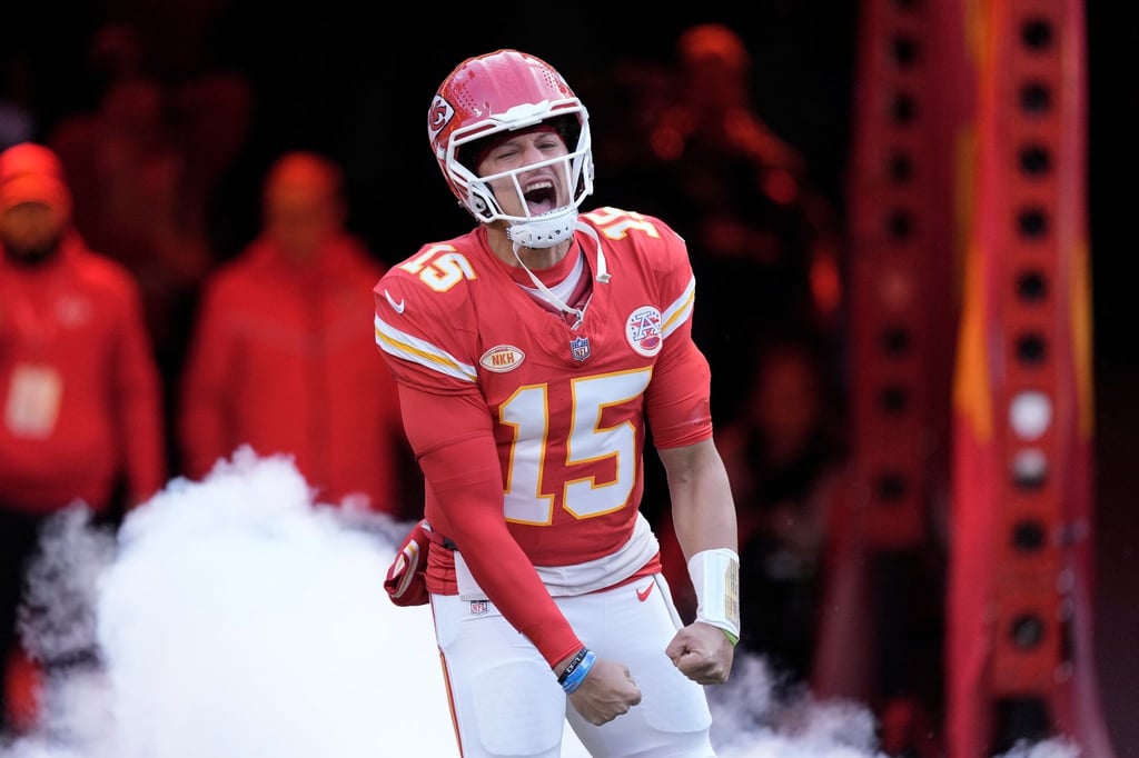 Zum Start der Playoffs treffen Quarterback Patrick Mahomes und seine Chiefs auf die Miami Dolphins.