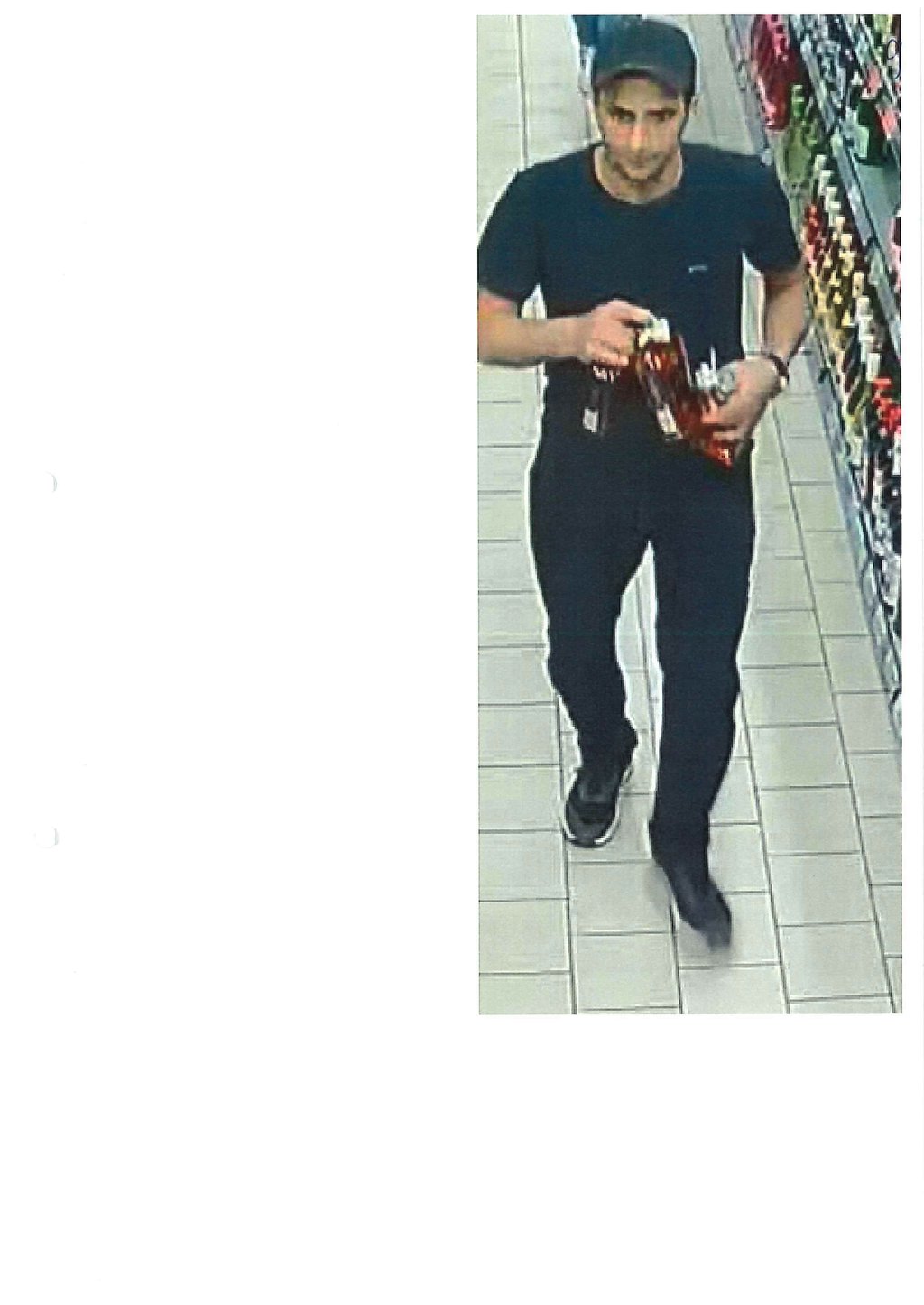 Mehrere Flaschen Alkohol soll dieser Täter laut Polizei in Eisleben gestohlen haben.