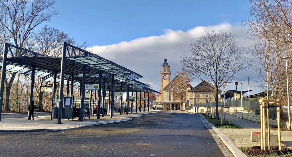 Was nützt ein neuer Busbahnhof in Zeitz, wenn von vielen Ortsteilen und Dörfern keine oder kaum Busse dahin fahren? fragen Leser.
