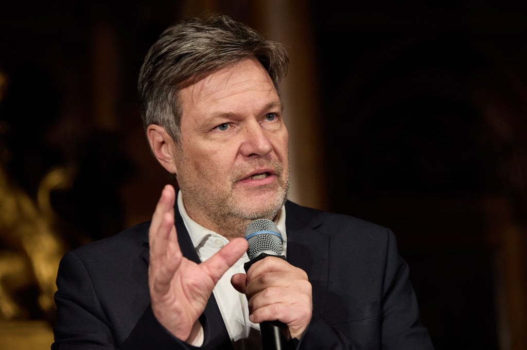 Bundeswirtschaftsminister Robert Habeck spricht beim Neujahrsempfang der Grünen-Bürgerschaftsfraktion in Hamburg.