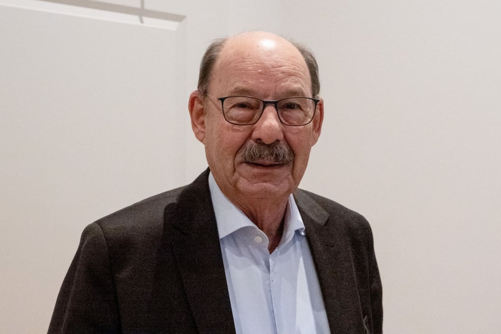 Michael Fürst, Vorsitzender der jüdischen Gemeinden in Niedersachsen schaut in die Kamera.