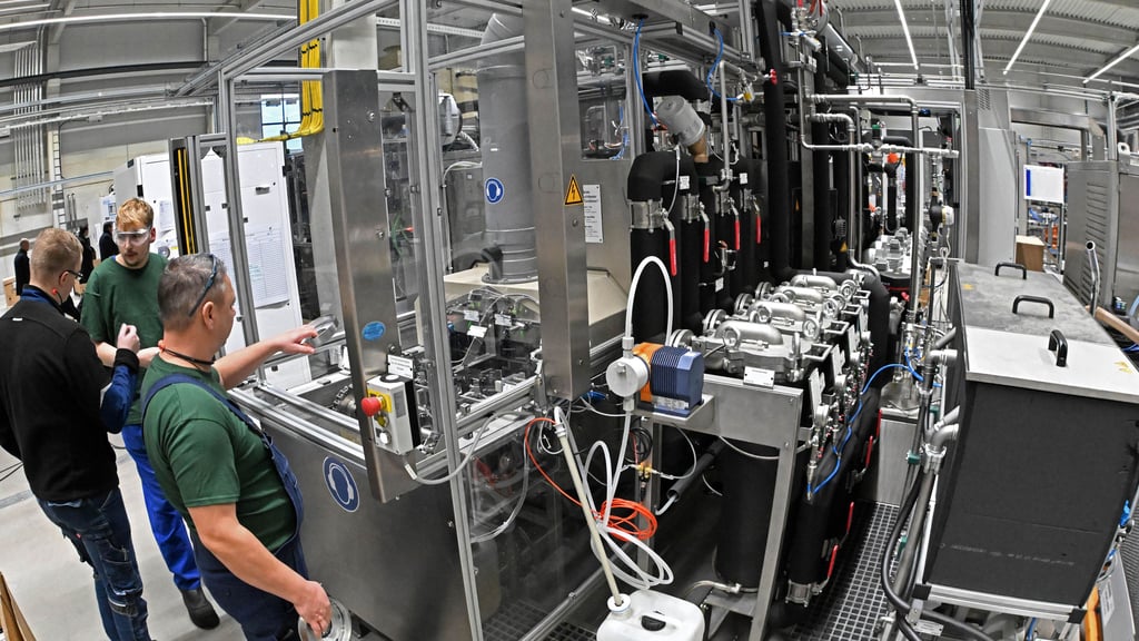 In der neuen Halle bei LMG in Hoym werden Teile für E-Motoren für den Großkunden BMW hergestellt.