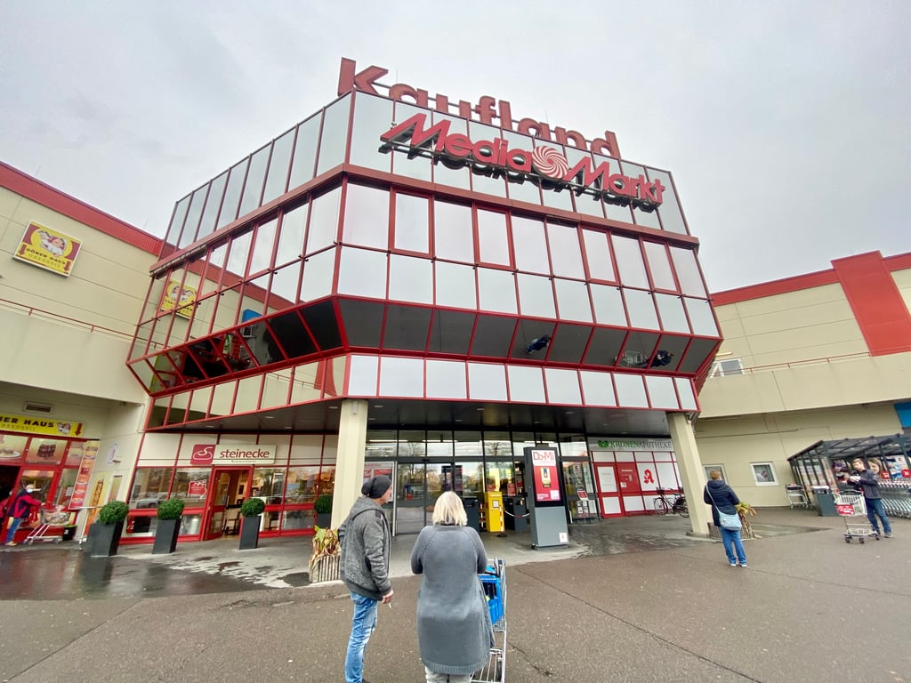 Der Mediamarkt in Dessau-Mildensee war vor vielen Jahren der Tatort.