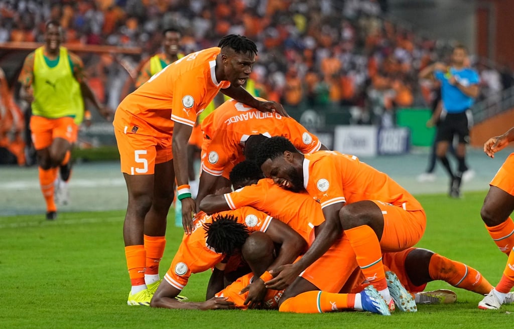 Gastgeber Elfenbeinküste ist mit einem Sieg gegen Guinea-Bissau in den Afrika-Cup gestartet.