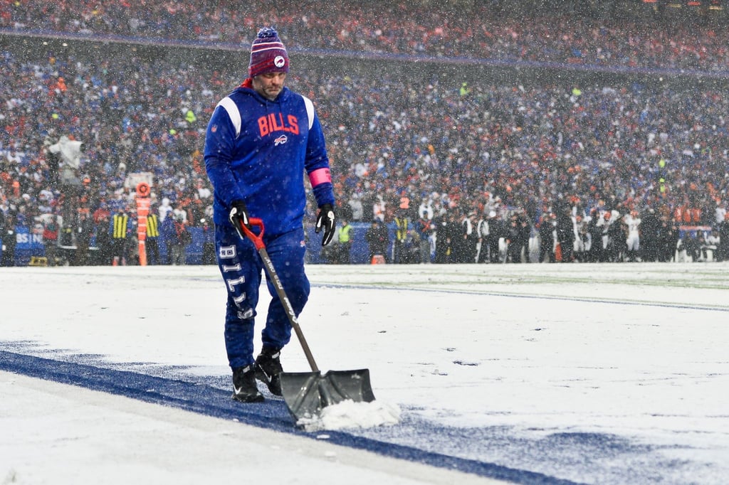 Das Spiel der Bills gegen die Steelers ist wegen starkem Schneefall von Sonntag auf Montag verlegt worden.