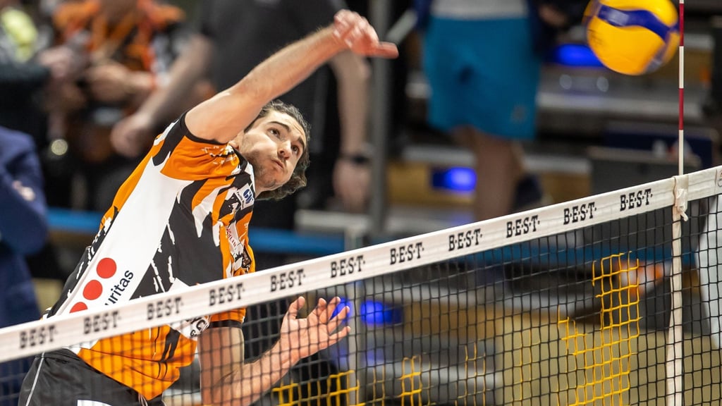 Volleyball 3836 im dritten Satz BR Volleys schlagen Herrsching