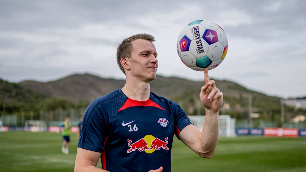 „Natürlich ist das ein Ziel von mir, im Sommer mit dabei zu sein”: Lukas Klostermann träumt noch von der EM-Teilnahme.