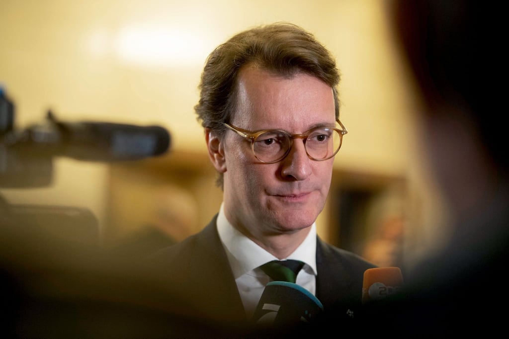 Der nordrhein-westfälische Ministerpräsident Hendrik Wüst zu einer Allianz der Mitte: „Sie muss aber jetzt auch geschmiedet werden“.