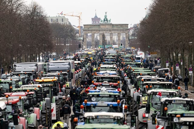 Demonstrationen: Bauerndemo in Berlin: Versammlungsfläche bereits voll