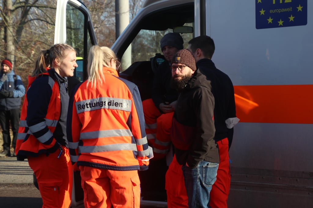 Der Grünen-Politiker und Abgeordnete Sebastian Striegel wurde vor Ort vom Rettungsdienst behandelt.