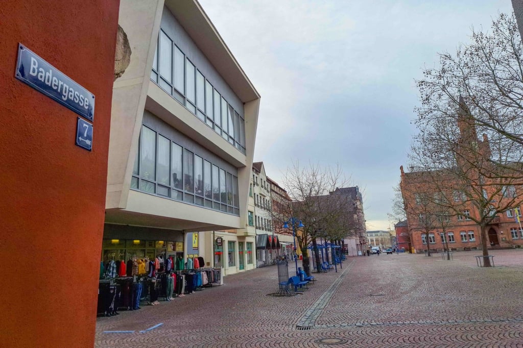 In Bitterfeld ist es an der Ecke Markt/Badergasse erneut zu einem Raubüberfall gekommen.