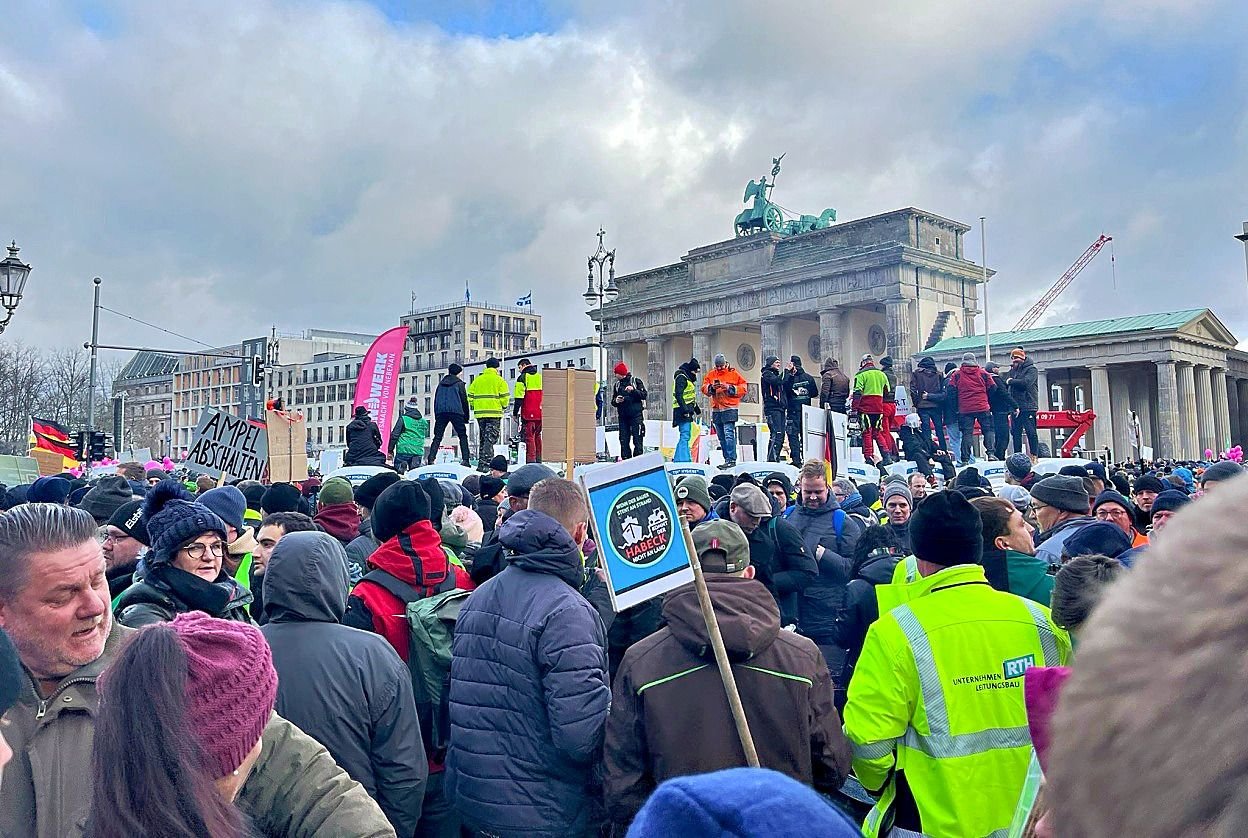 Nach Bauernprotest: Handwerker-Protest Und Aktionstag Zeitzumachen Am ...