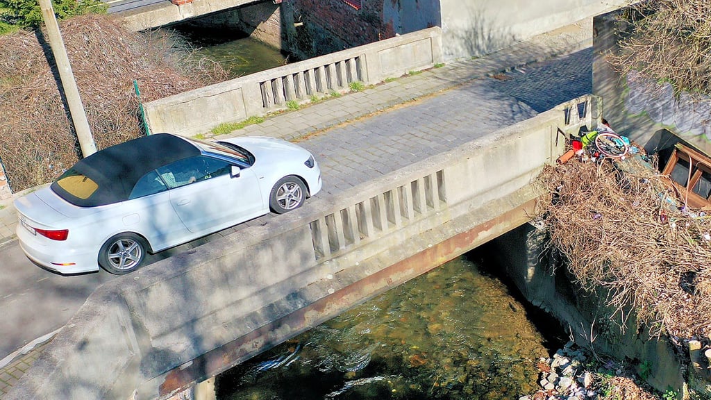 Die Stadt Hettstedt plant nun, die Brücke am Mühlgraben, die die Wipper überquert, in Eigenleistung zu sanieren.