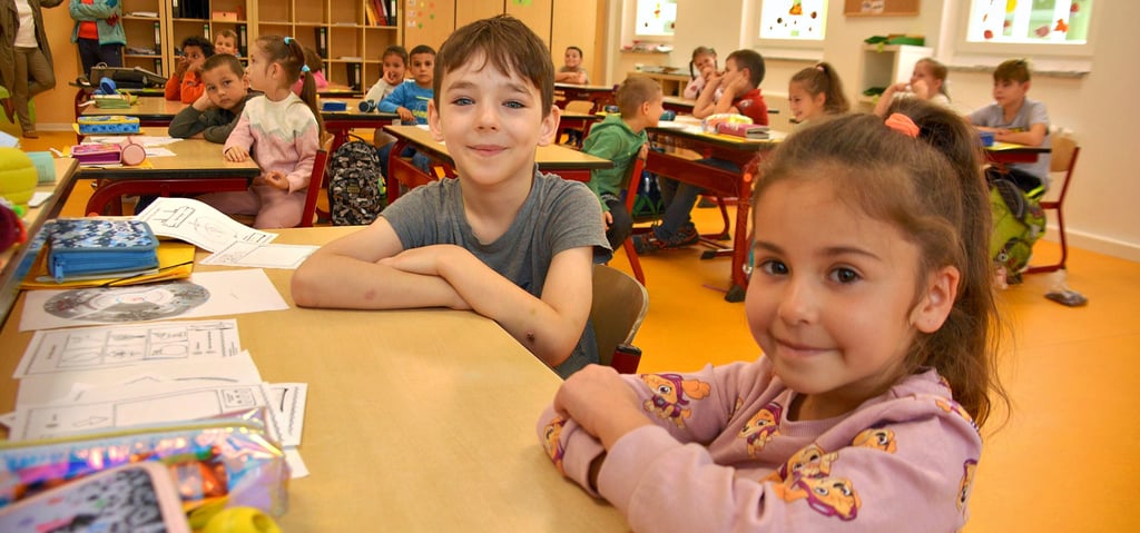 Die Sanierung der Grundschule Zeitz-Ost ist bis auf Restarbeiten, die in diesem Jahr noch ausgeführt werden müssen, abgeschlossen. Den Kindern macht das Lernen in den bunt gestalteten großen Räumen viel Spaß.