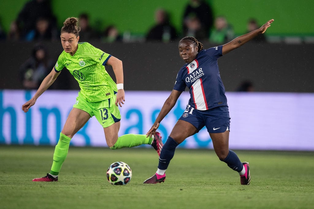 Felicitas Rauch (l) wechselt aus Wolfsburg in die USA.
