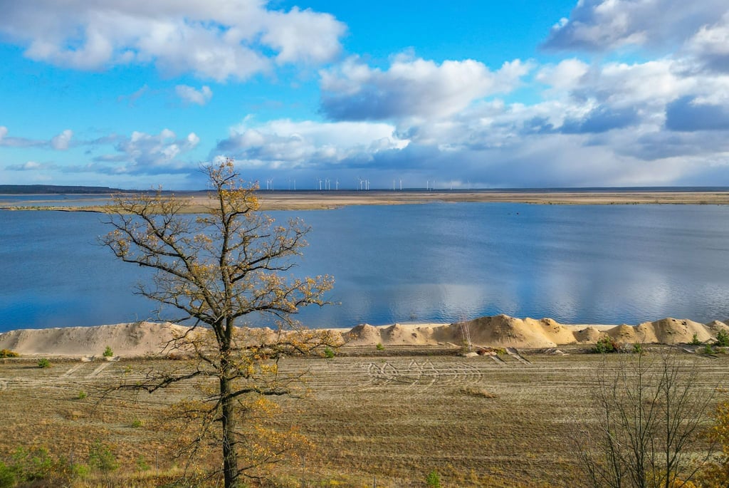 Blick über den neu entstehenden Cottbuser Ostsee (Luftaufnahme mit einer Drohne).