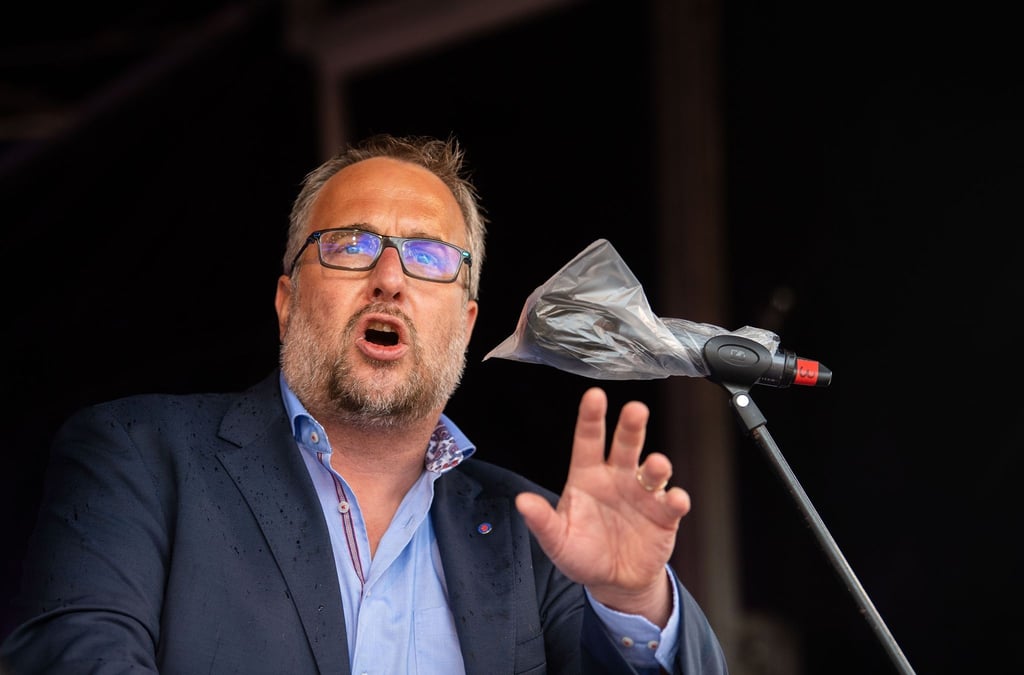 Carsten Burckhardt ist Vorstandsmitglied der IG Bau und setzt sich für höhere Löhne ein.