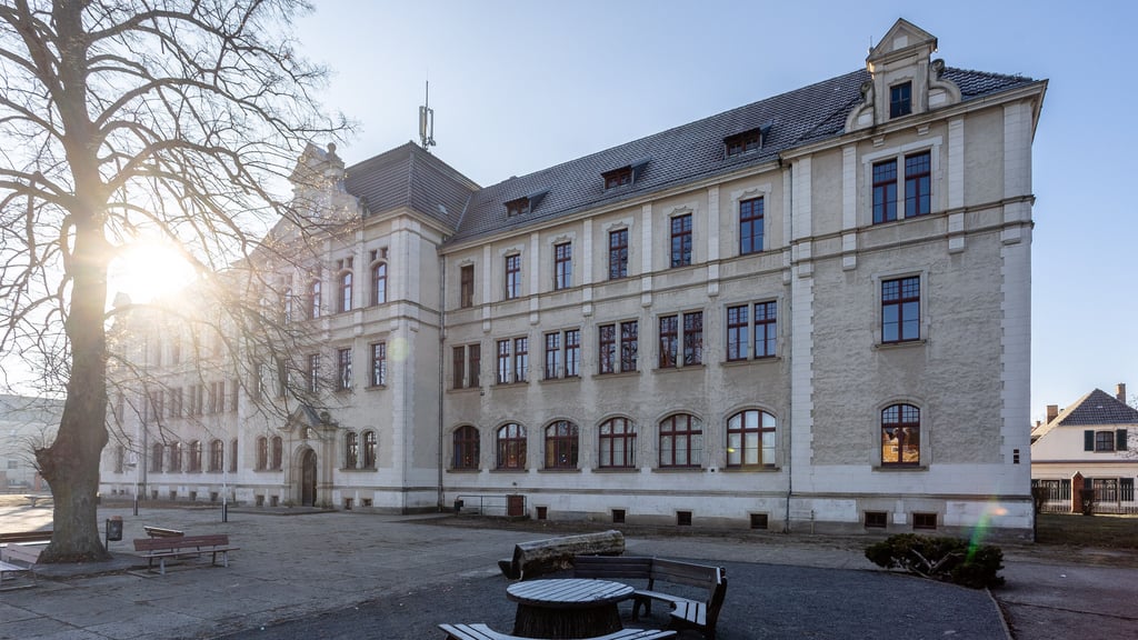 Die Immoblie der Sekundarschule Annaburg soll an den Landkreis Wittenberg als Schulträger verpachtet werden.