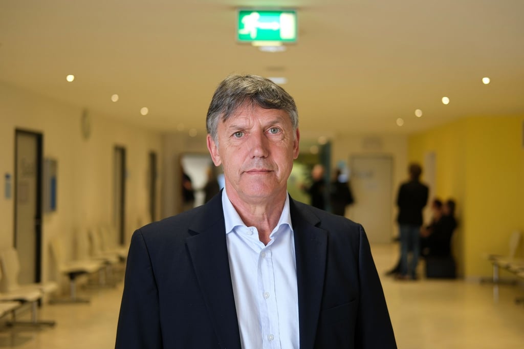 Lutz Buschkow, ehemaliger Wassersprung-Bundestrainer, steht im Arbeitsgericht.