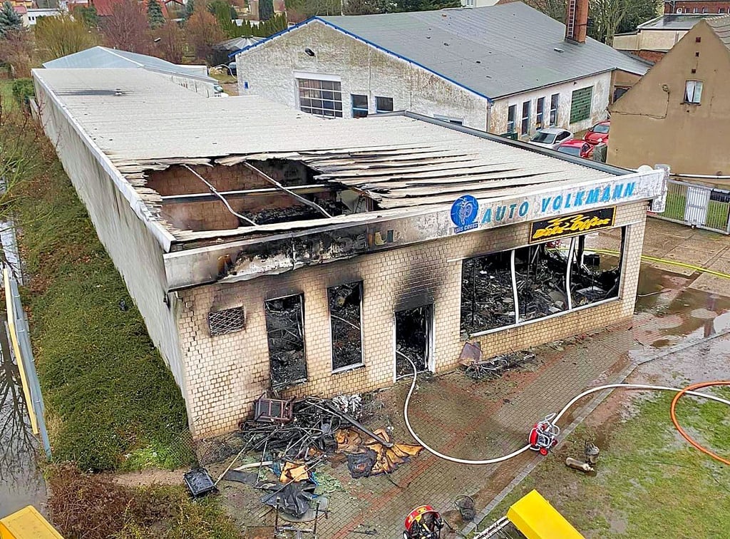 Ein schwerer Schaden ist bei dem Brand des Fahrradladens in Könnern entstanden.