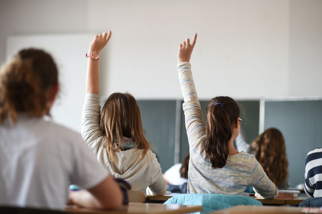 Sachsen-Anhalts Schüler sollen künftig zwei Stunden pro Woche das Fach "Wirtschaft, Demokratie und Recht" belegen.